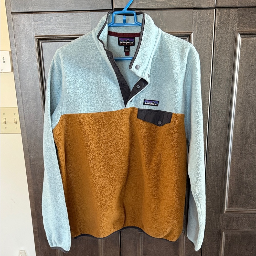 Patagonia Light Blue and Brown Synchilla Fleece